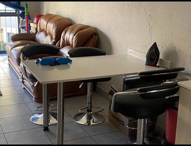 2 BEDROOM PROPERTY TO RENT IN FOURWAYS